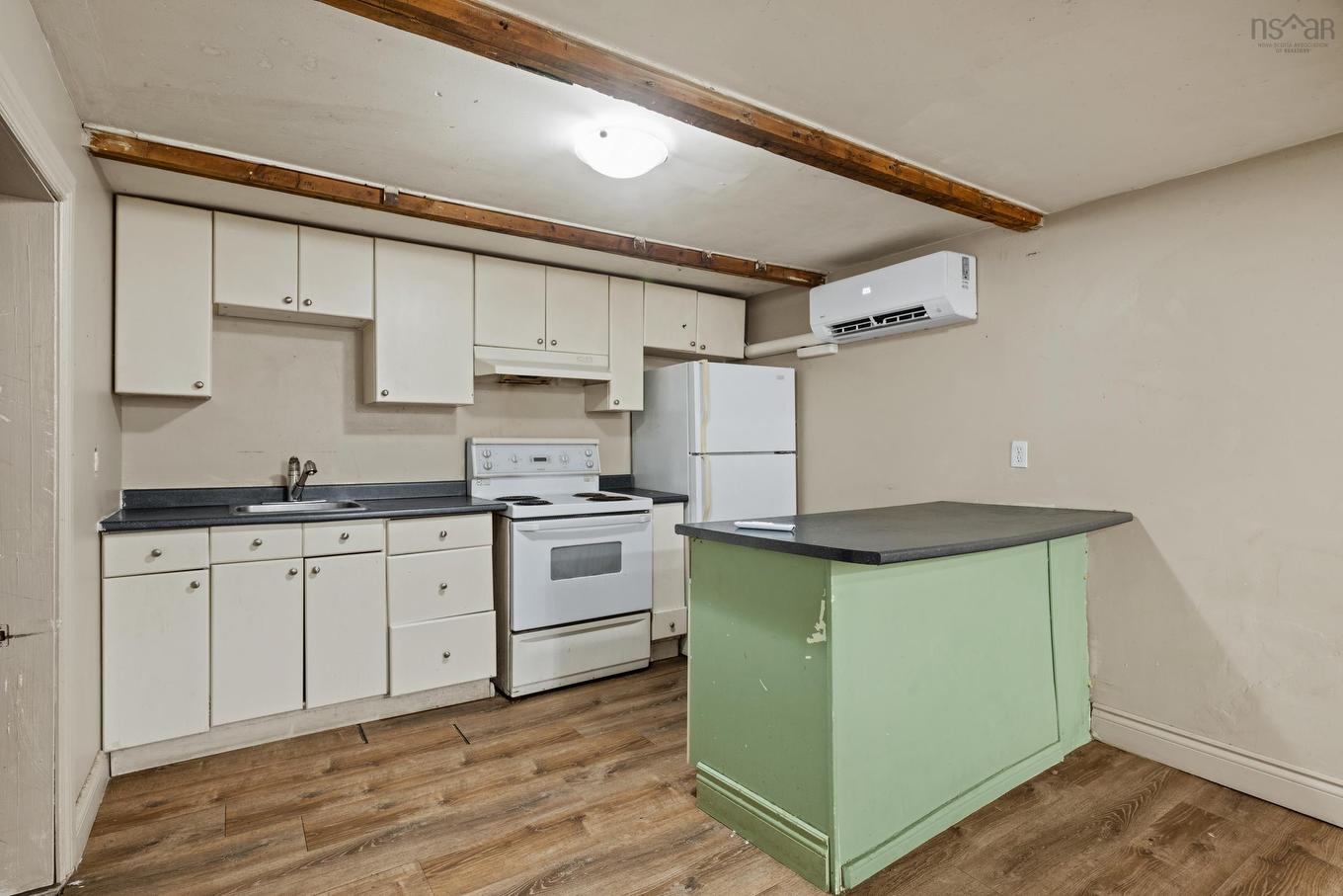 6477 Roslyn Road, Halifax, NS