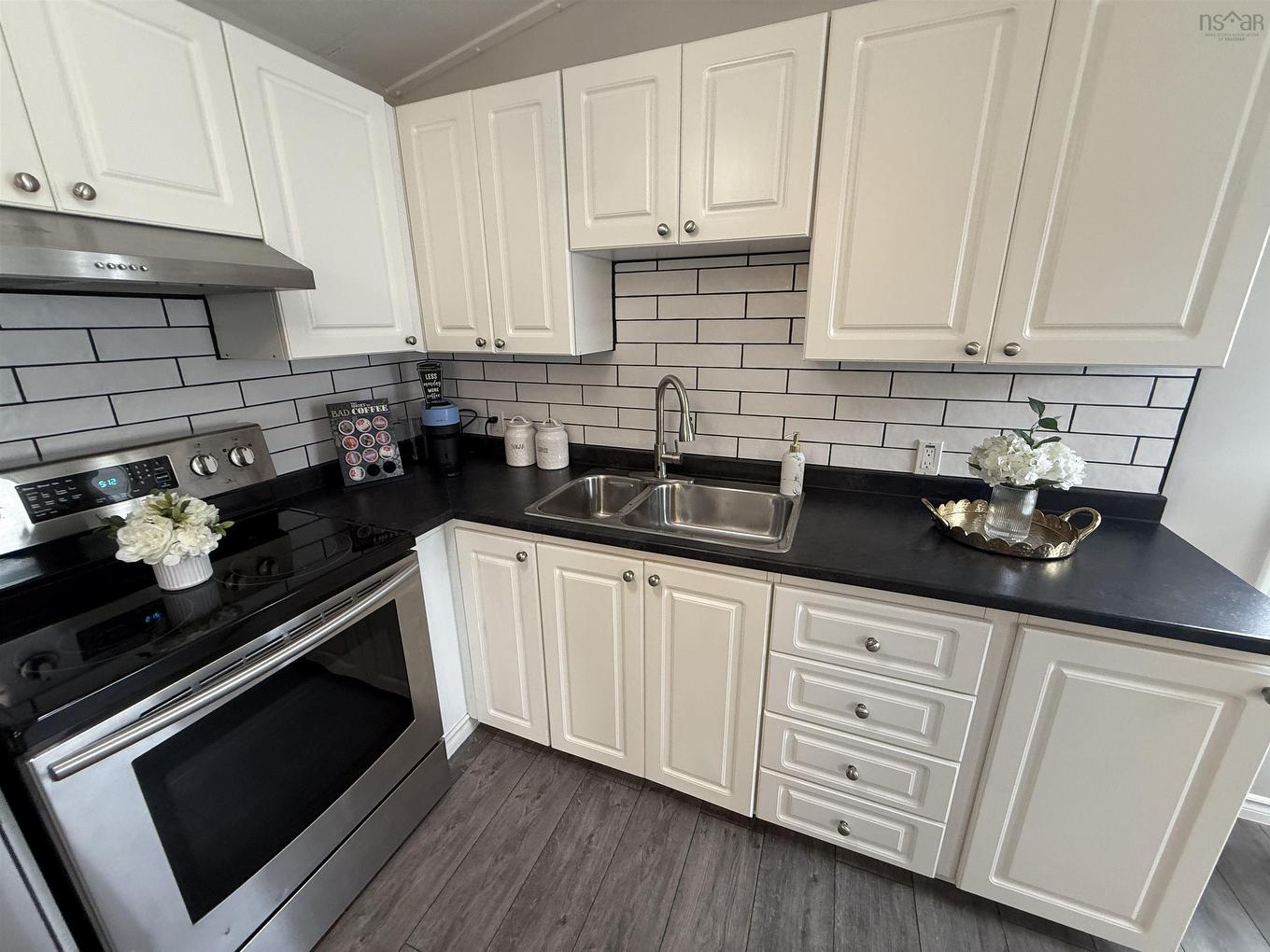 6 Earleton Avenue, Dartmouth, NS