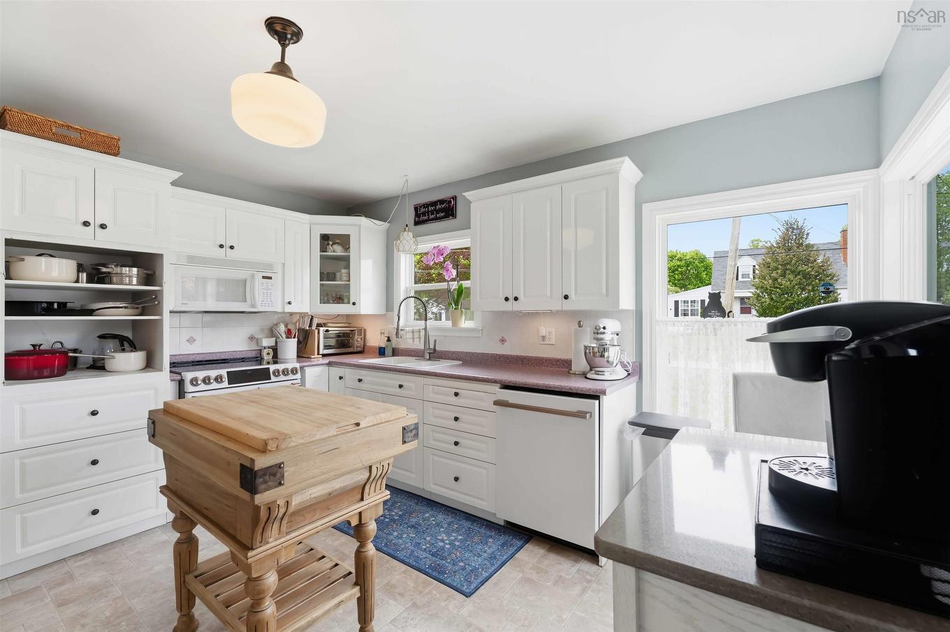 10 Connaught Ave Avenue, Middleton, NS