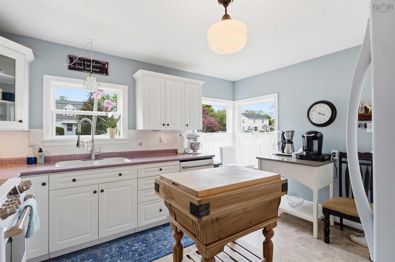 10 Connaught Ave Avenue, Middleton, NS