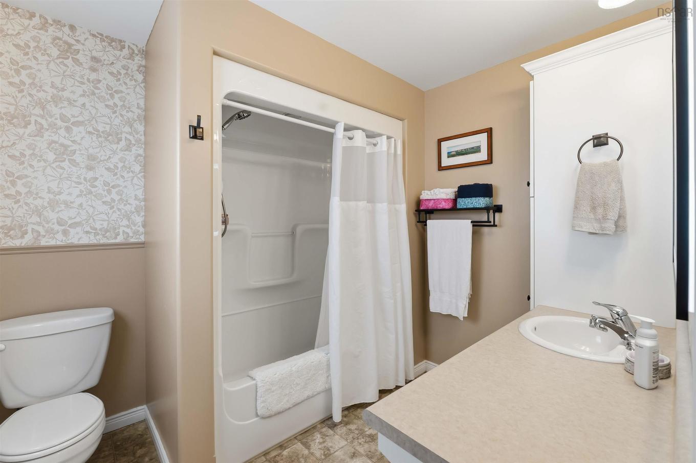 10 Connaught Ave Avenue, Middleton, NS