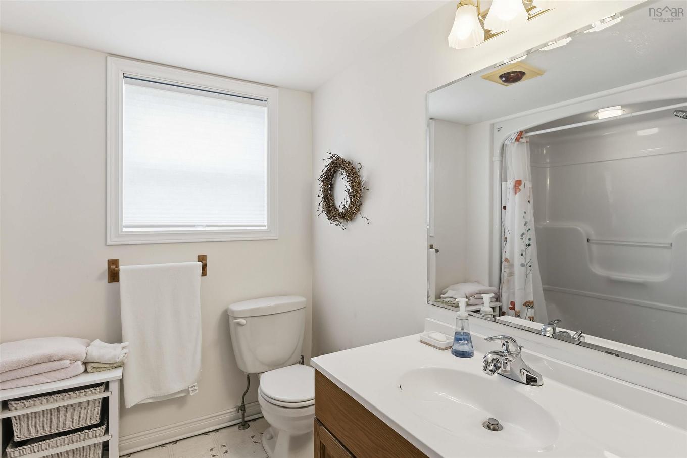 10 Connaught Ave Avenue, Middleton, NS