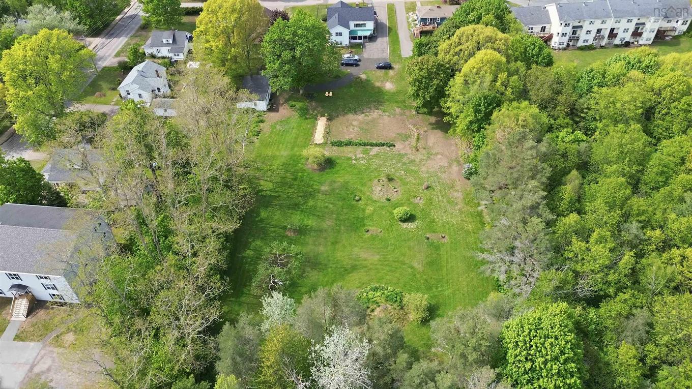 10 Connaught Ave Avenue, Middleton, NS