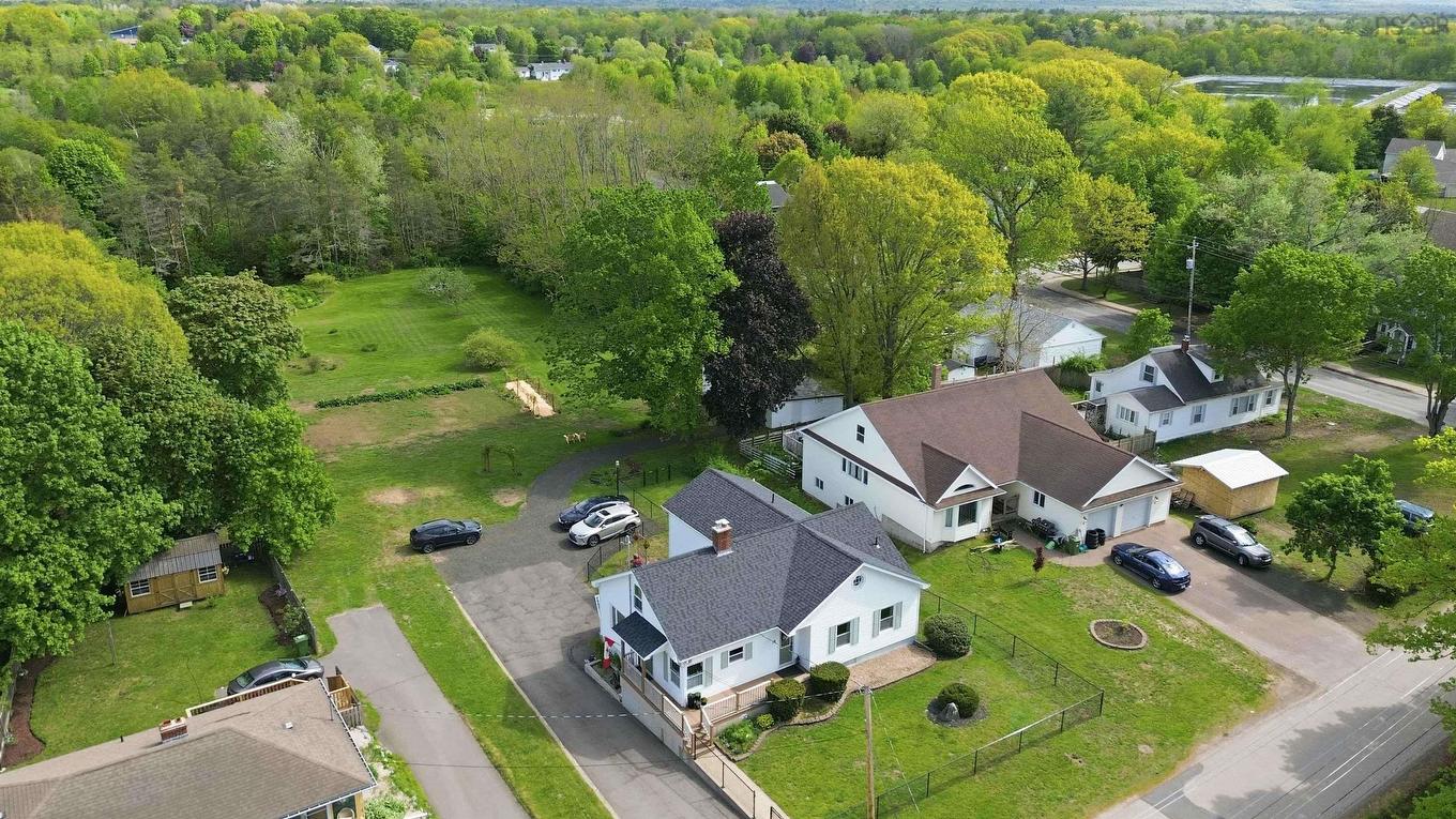10 Connaught Ave Avenue, Middleton, NS