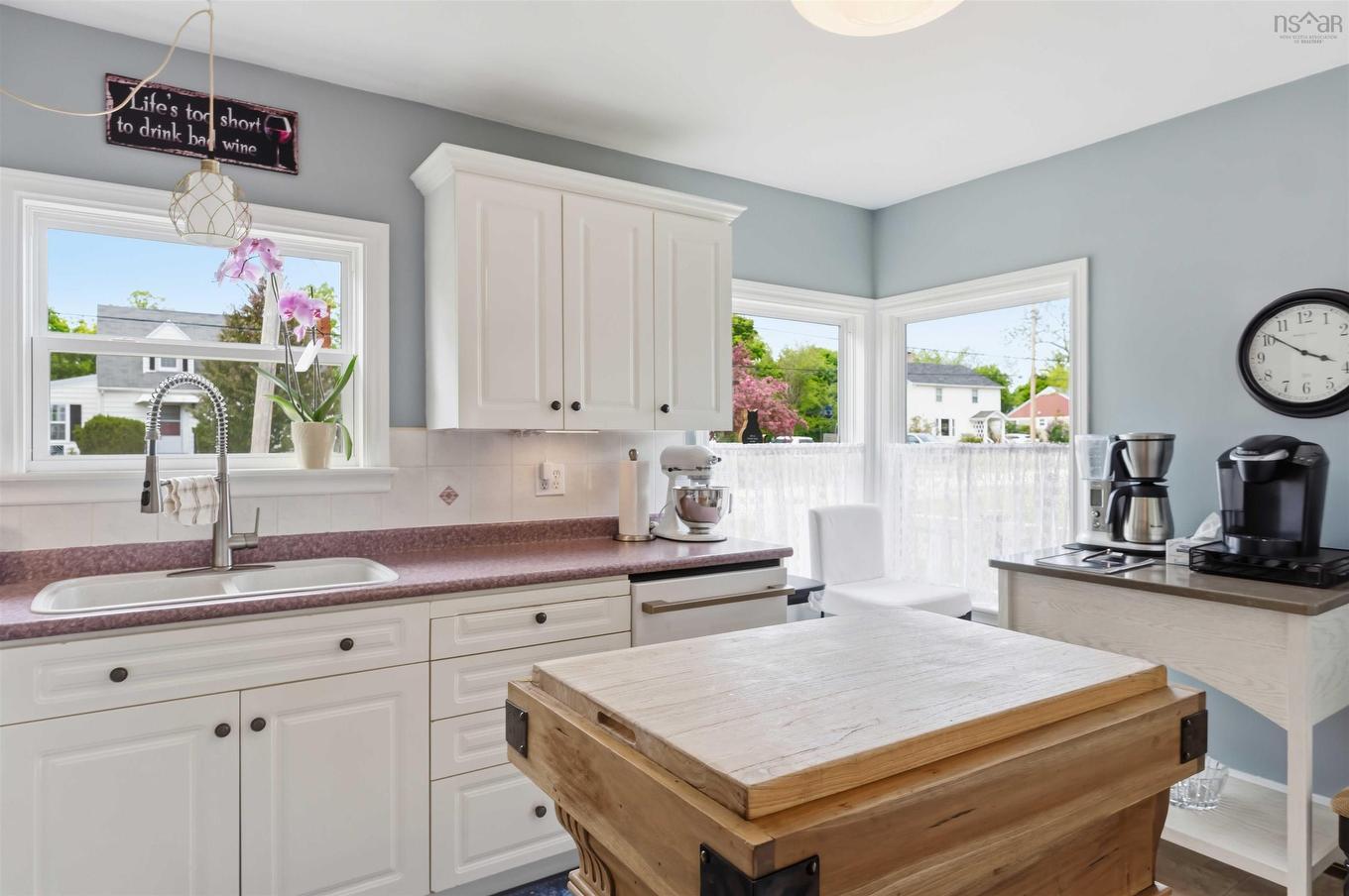 10 Connaught Ave Avenue, Middleton, NS