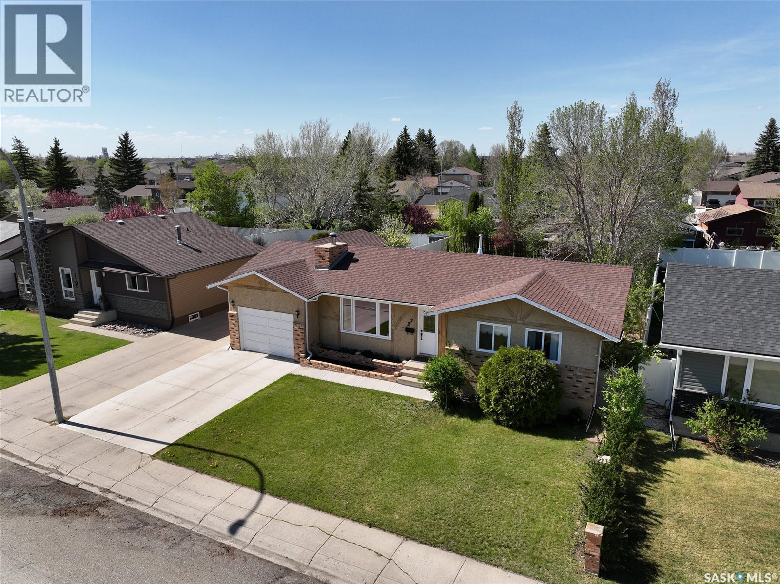 22 Edelweiss Crescent, Moose Jaw, SK - Outdoor