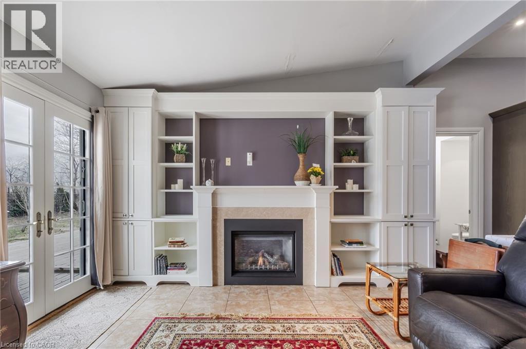 957 Beach Boulevard, Hamilton, ON - Indoor Photo Showing Living Room With Fireplace