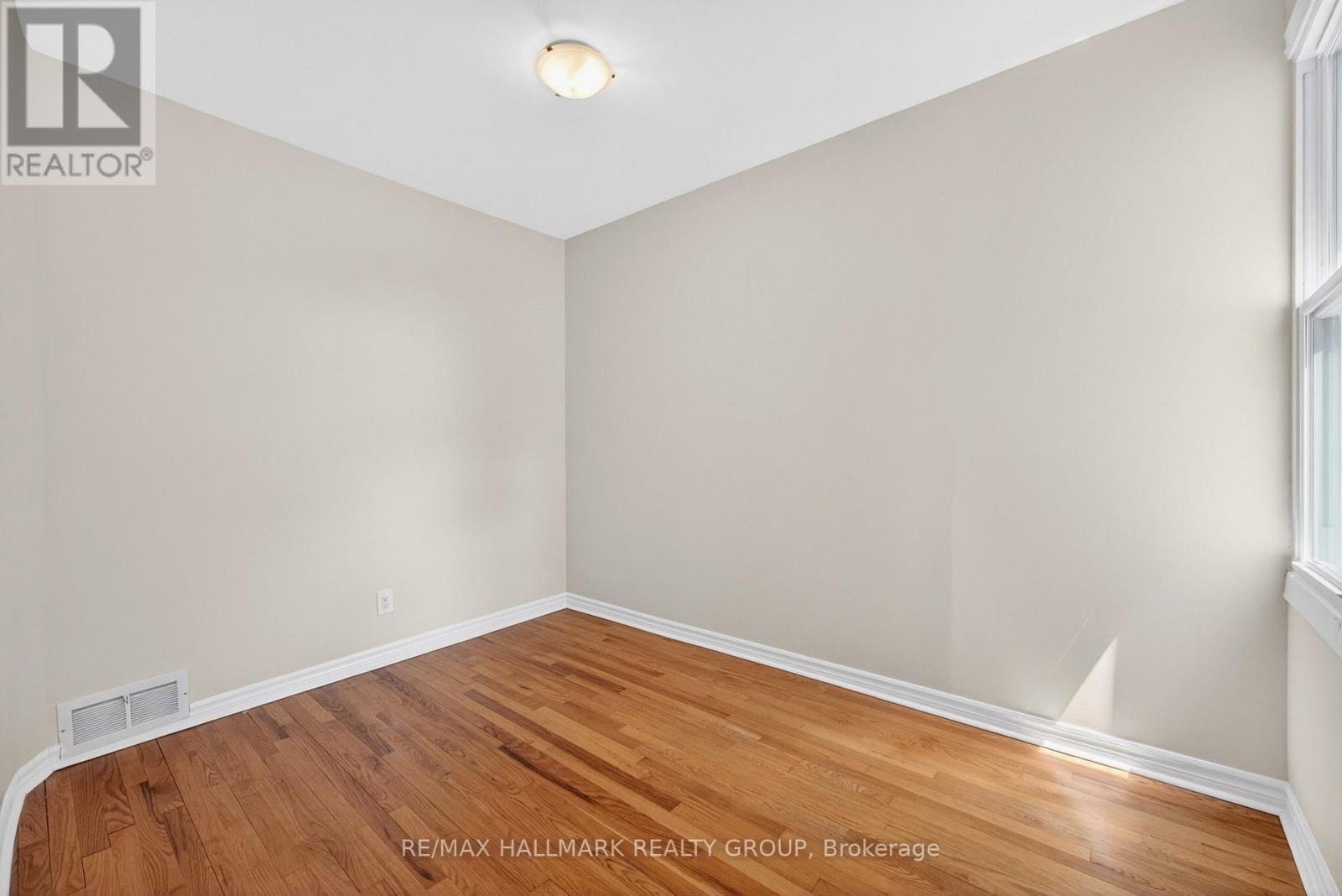 212 Arlington Avenue, Ottawa, ON