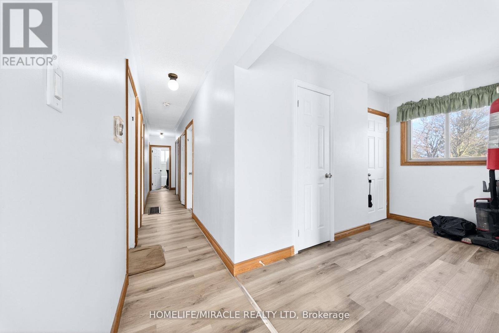 100 West 3Rd Street, Hamilton, ON - Indoor Photo Showing Other Room