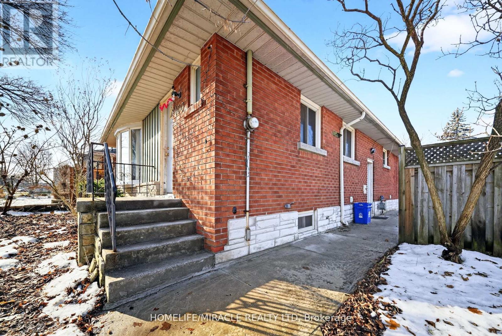 100 West 3Rd Street, Hamilton, ON - Outdoor