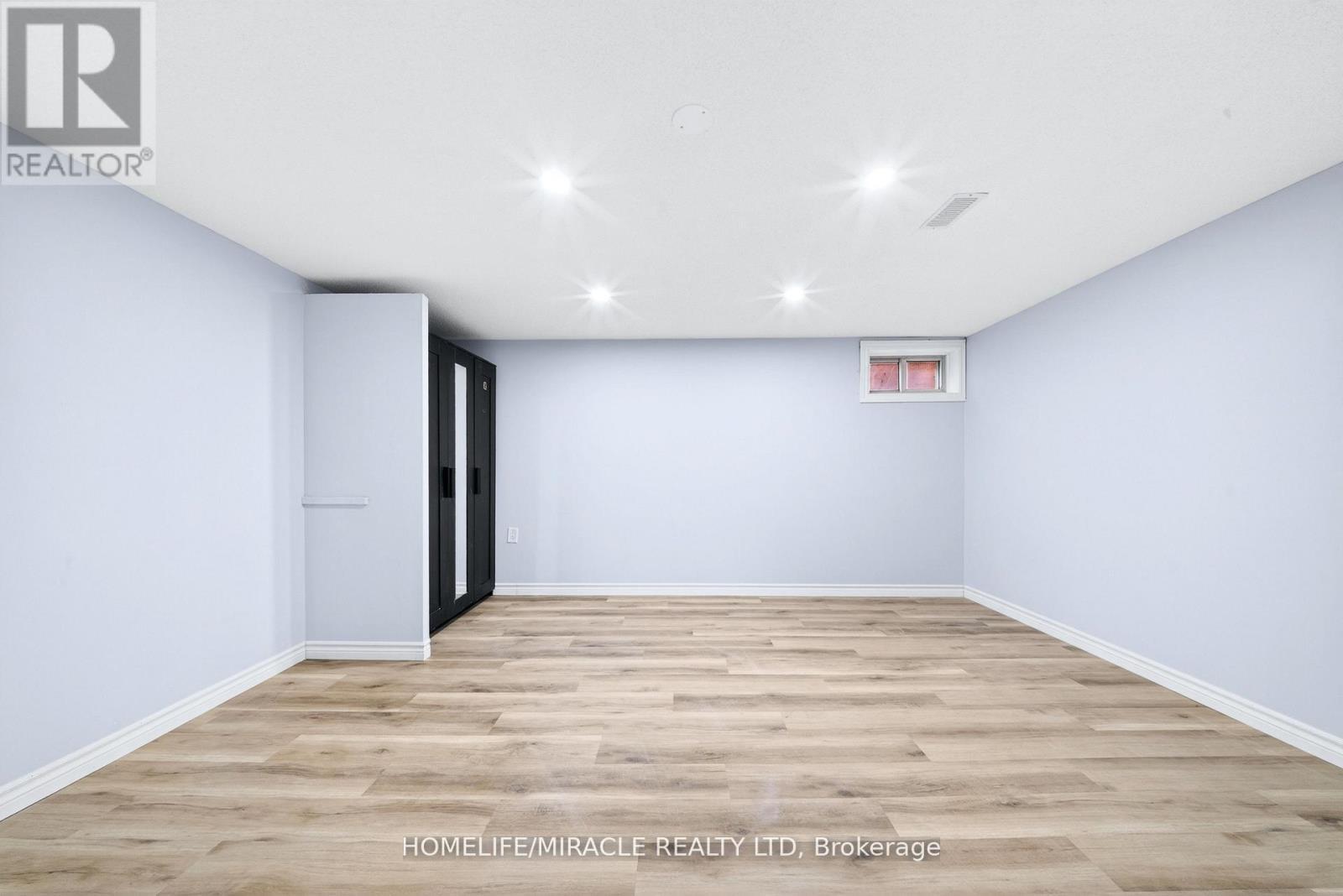 100 West 3Rd Street, Hamilton, ON - Indoor
