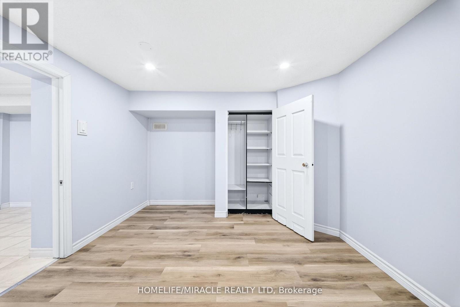 100 West 3Rd Street, Hamilton, ON - Indoor Photo Showing Other Room