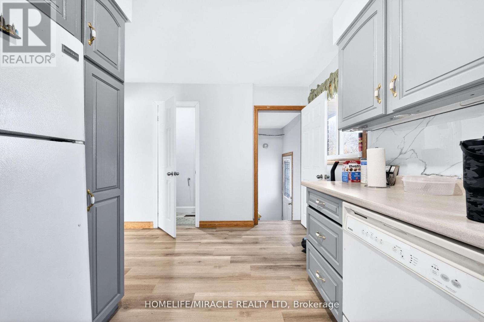 100 West 3Rd Street, Hamilton, ON - Indoor Photo Showing Other Room