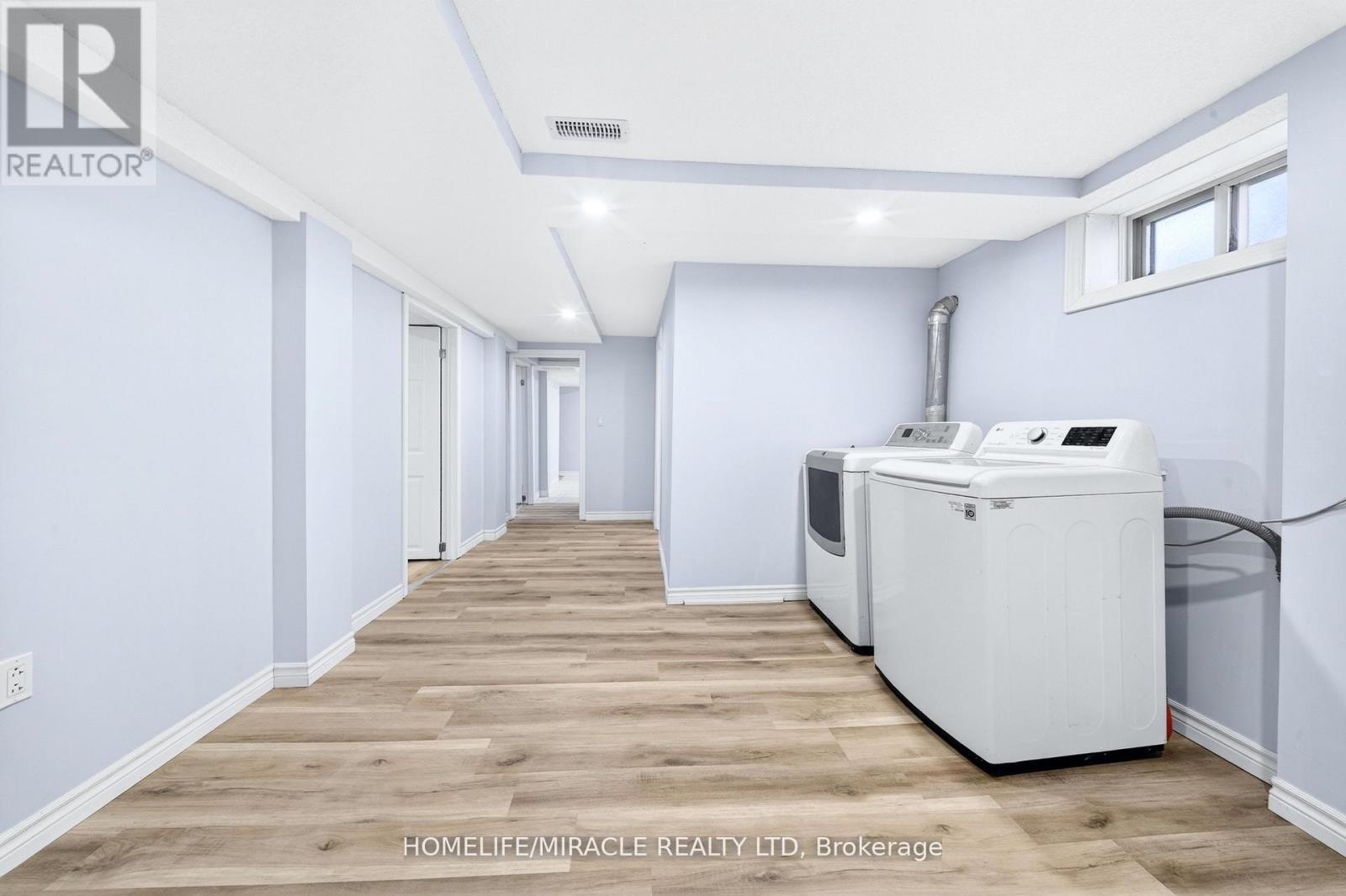 100 West 3Rd Street, Hamilton, ON - Indoor Photo Showing Laundry Room
