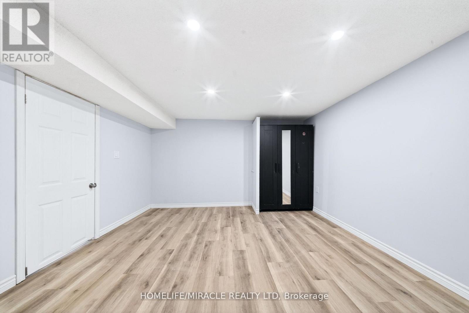 100 West 3Rd Street, Hamilton, ON - Indoor