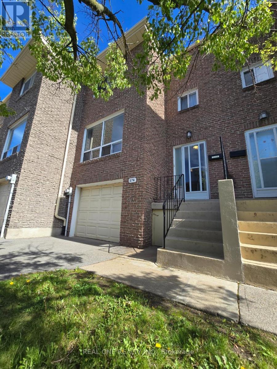 174 Rusty Crestway, Toronto, ON - Outdoor With Exterior