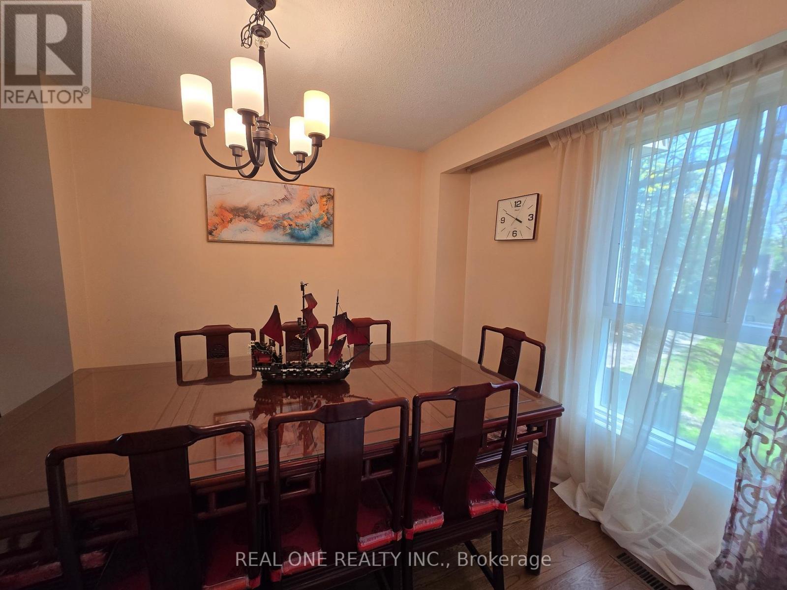 174 Rusty Crestway, Toronto, ON - Indoor Photo Showing Dining Room
