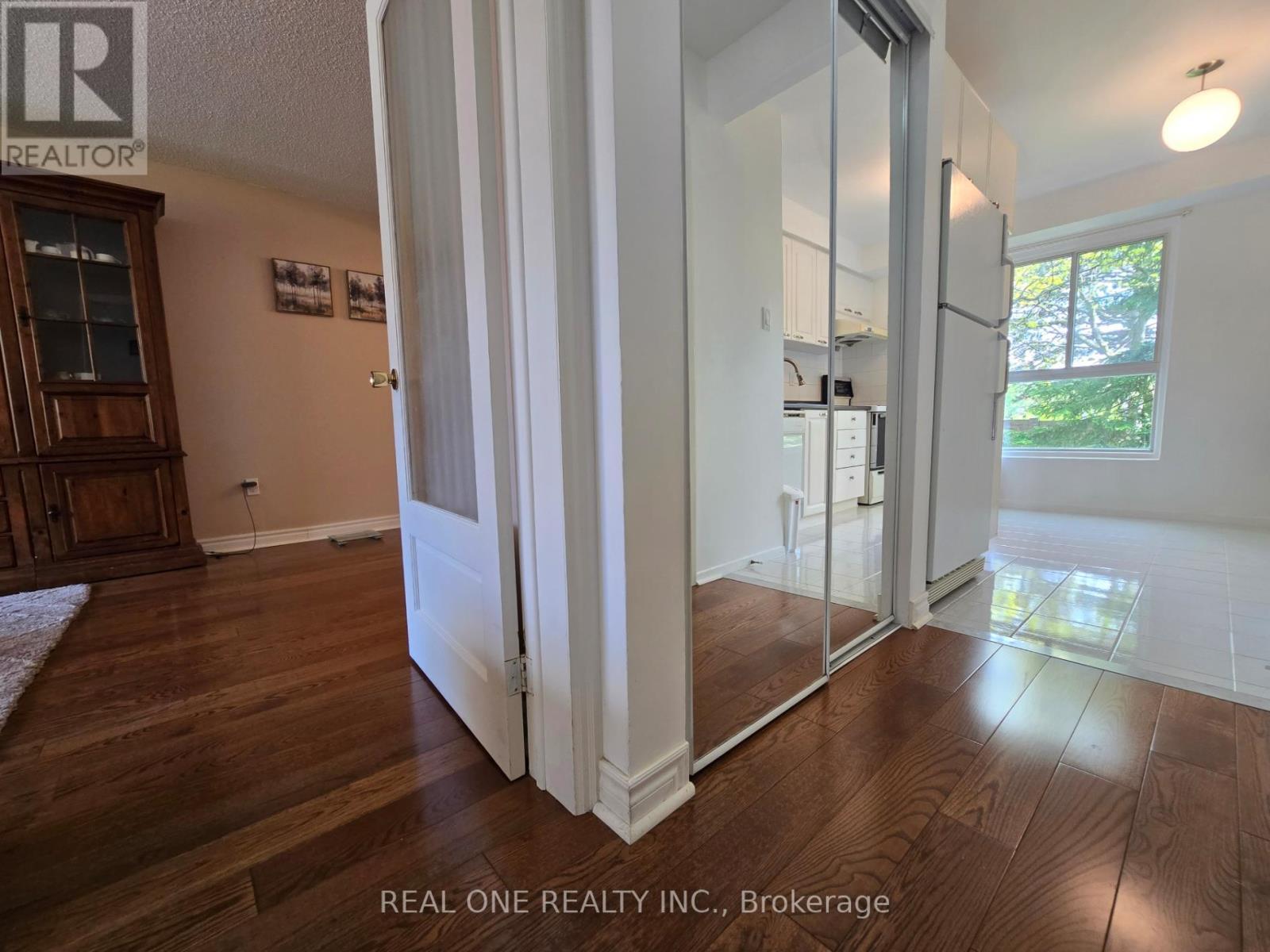 174 Rusty Crestway, Toronto, ON - Indoor Photo Showing Other Room