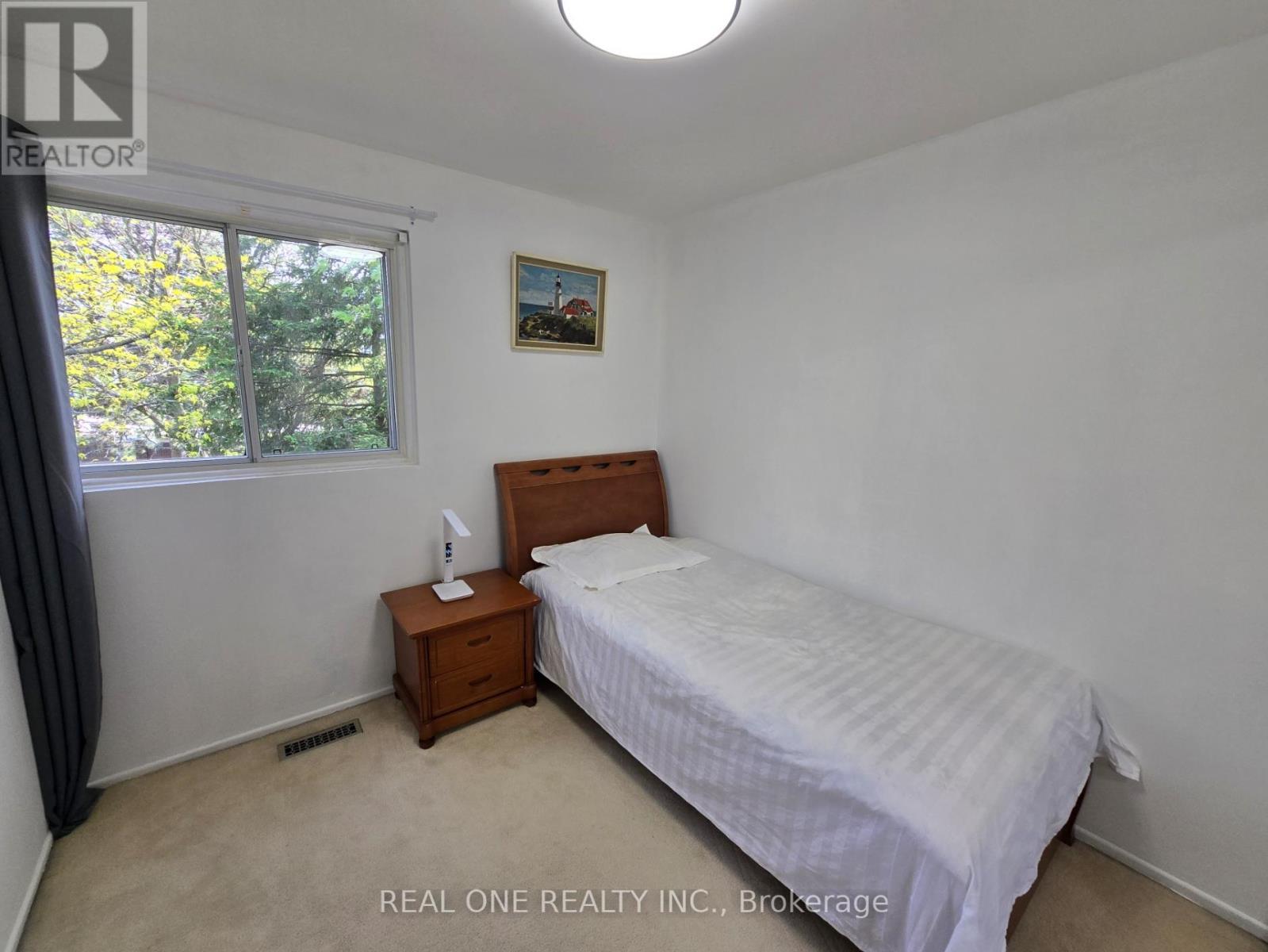174 Rusty Crestway, Toronto, ON - Indoor Photo Showing Bedroom