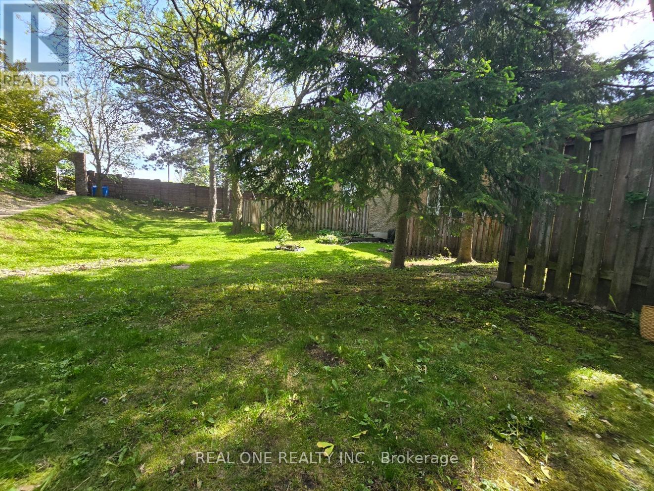 174 Rusty Crestway, Toronto, ON - Outdoor