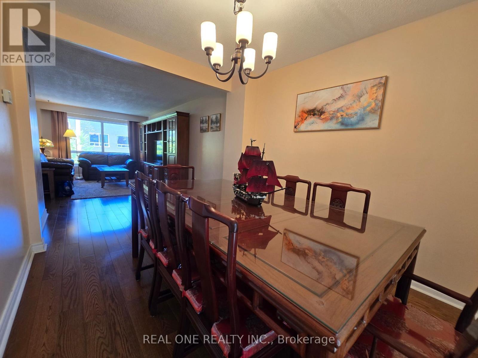 174 Rusty Crestway, Toronto, ON - Indoor Photo Showing Dining Room