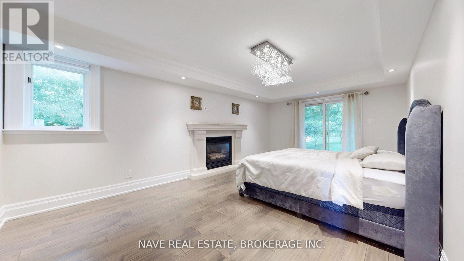 63 Elderberry Trail, Aurora, ON - Indoor Photo Showing Bedroom