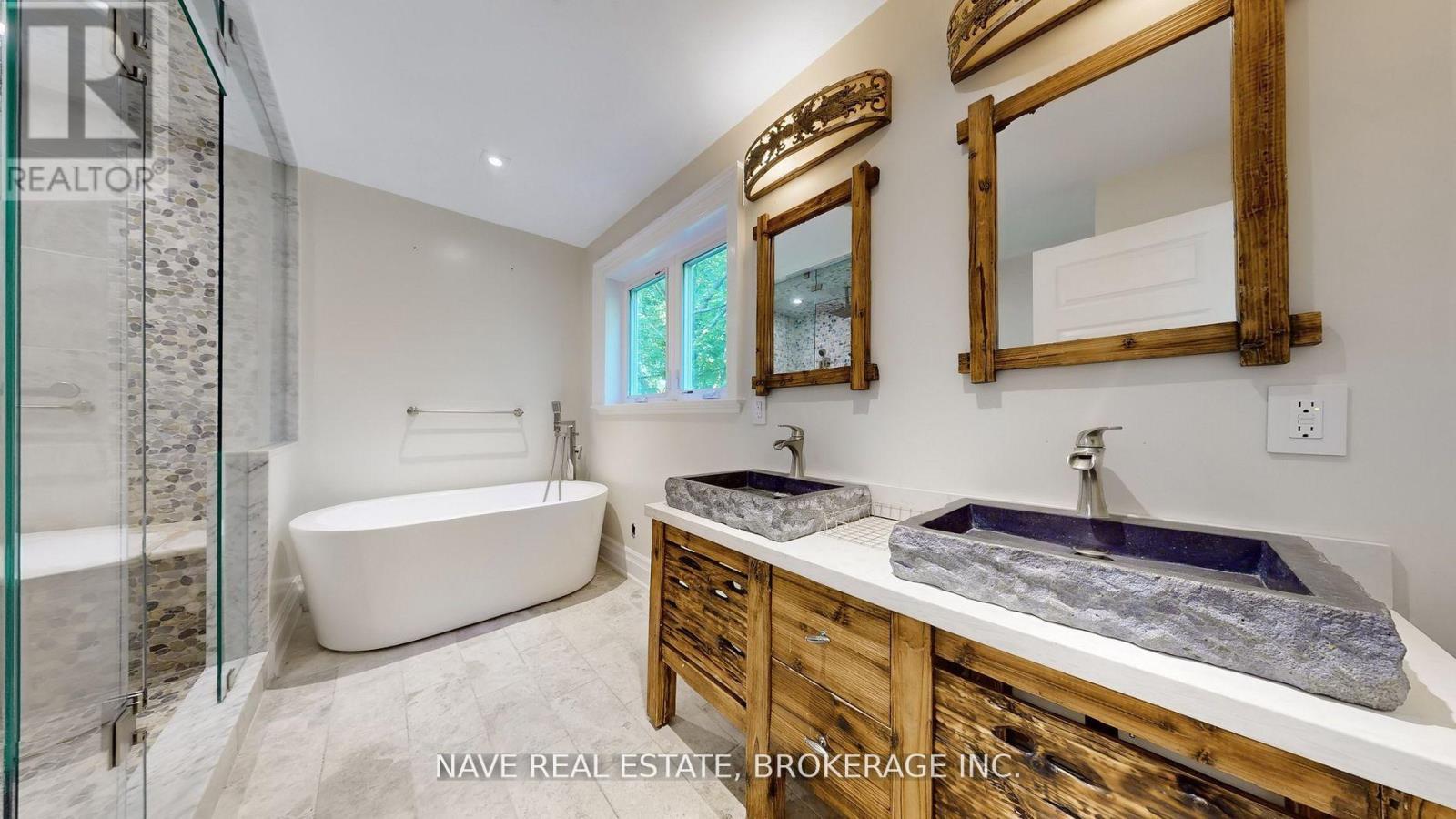 63 Elderberry Trail, Aurora, ON - Indoor Photo Showing Bathroom