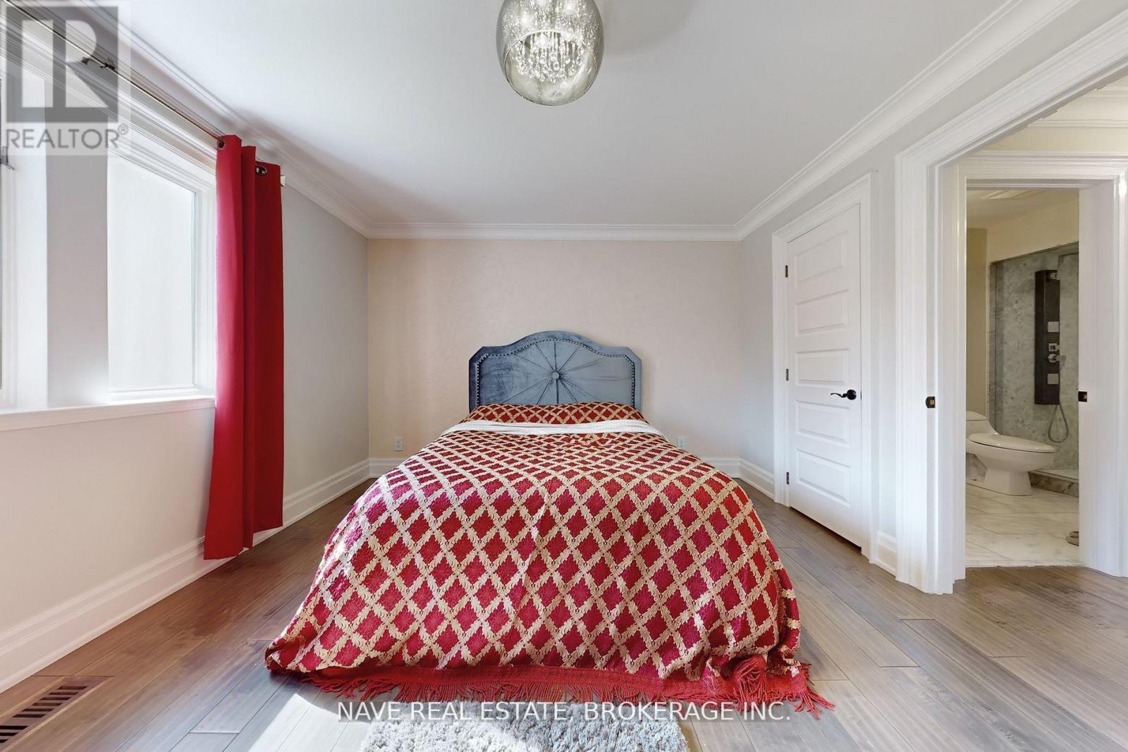 63 Elderberry Trail, Aurora, ON - Indoor Photo Showing Bedroom