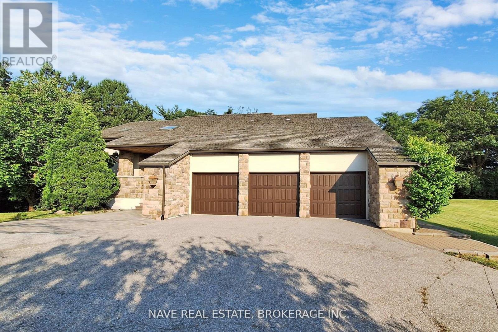 63 Elderberry Trail, Aurora, ON - Outdoor