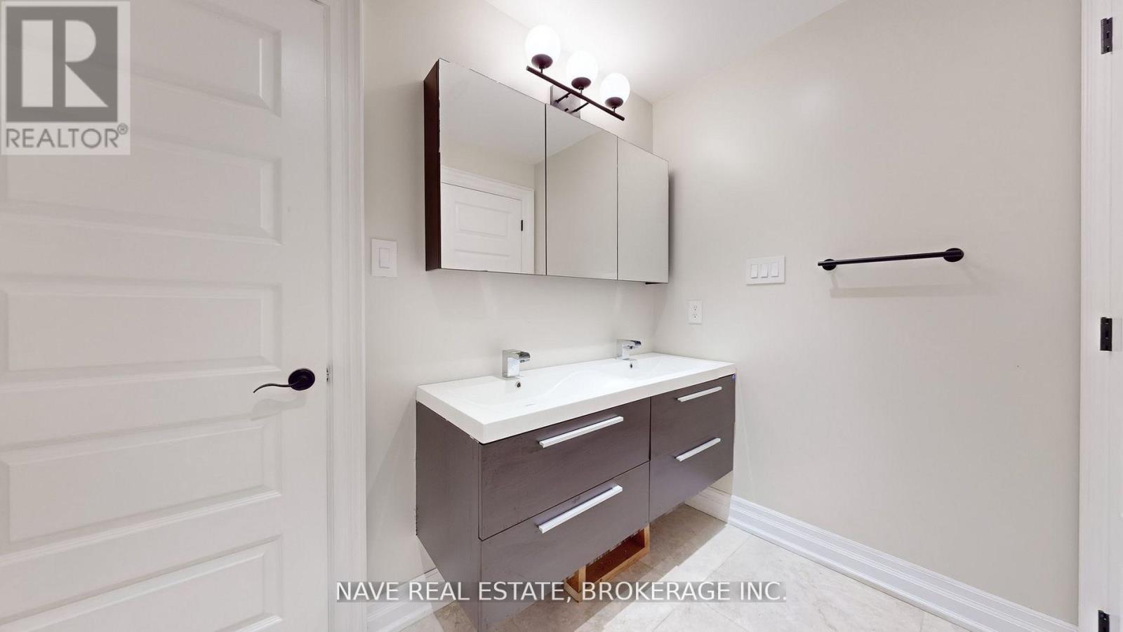 63 Elderberry Trail, Aurora, ON -
