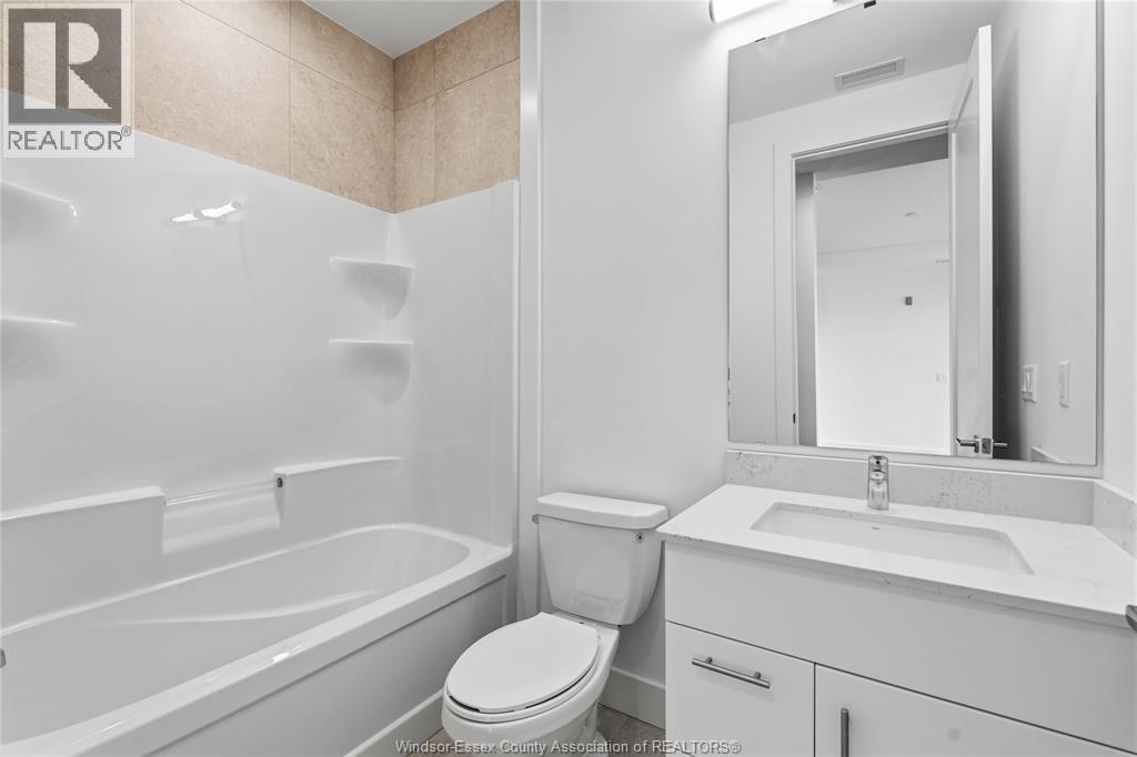 595 Lilymac Unit# 102, Windsor, ON - Indoor Photo Showing Bathroom
