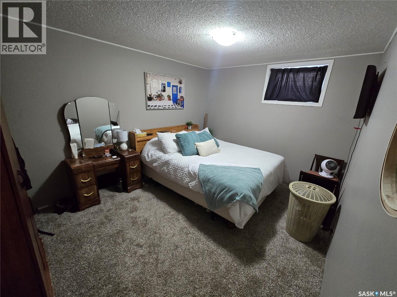 996 Bradshaw Place, Prince Albert, SK - Indoor Photo Showing Bedroom