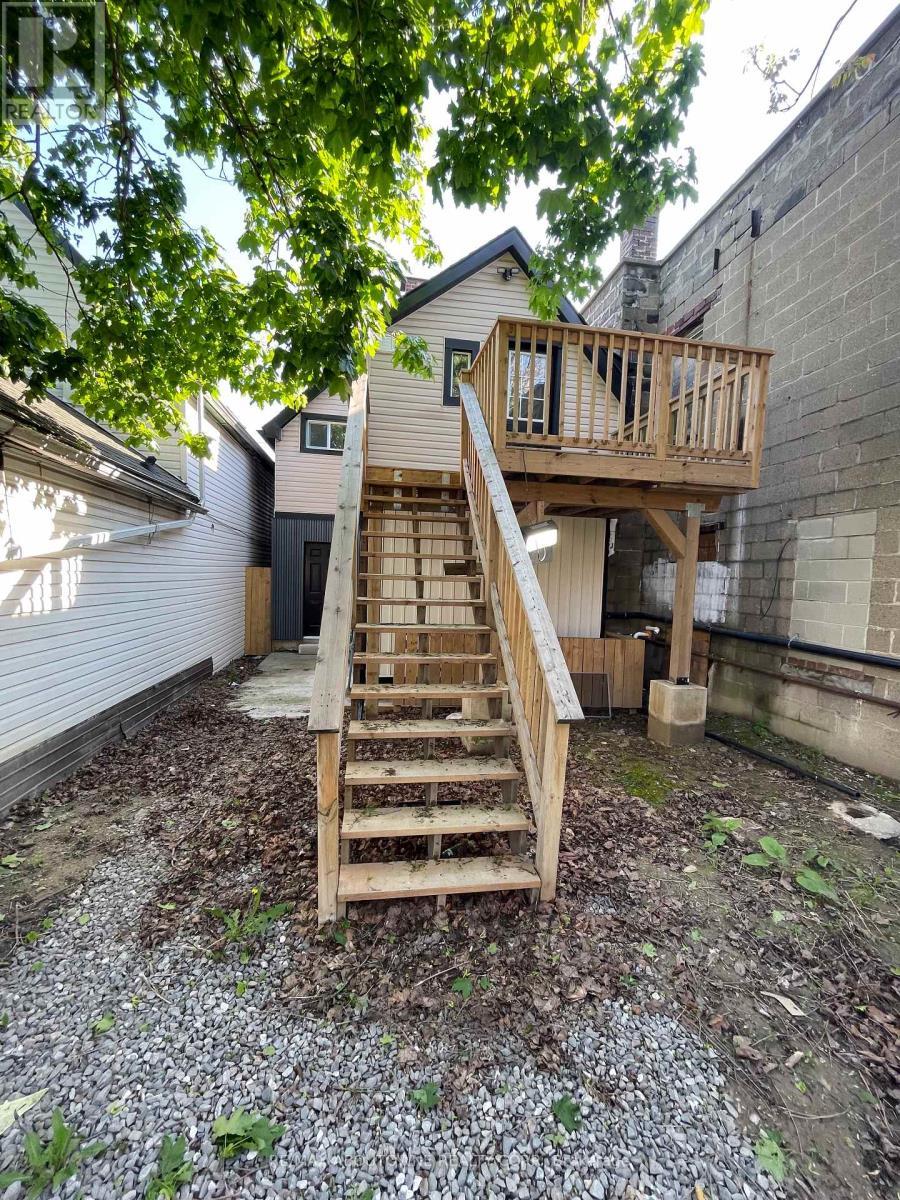 759 Barton Street E, Hamilton, ON - Outdoor With Deck Patio Veranda