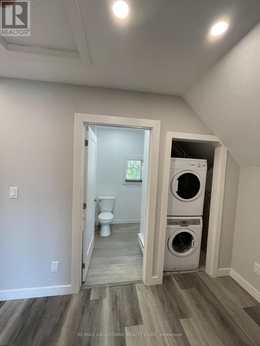759 Barton Street E, Hamilton, ON - Indoor Photo Showing Laundry Room