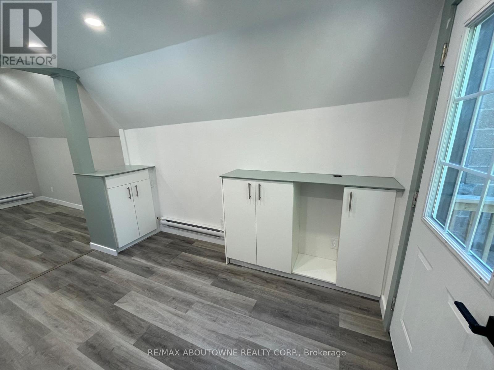 759 Barton Street E, Hamilton, ON - Indoor Photo Showing Other Room