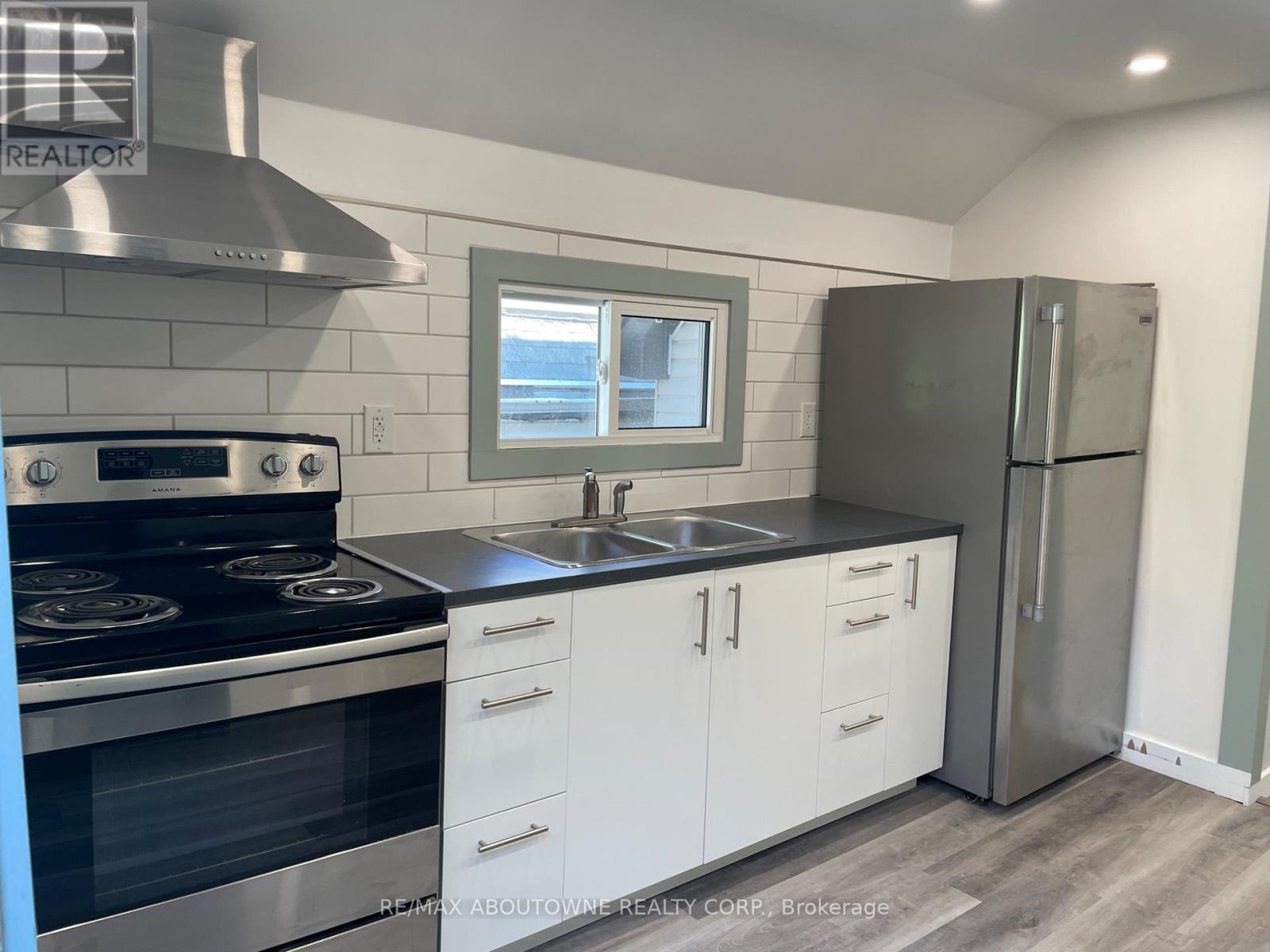 759 Barton Street E, Hamilton, ON - Indoor Photo Showing Kitchen With Double Sink