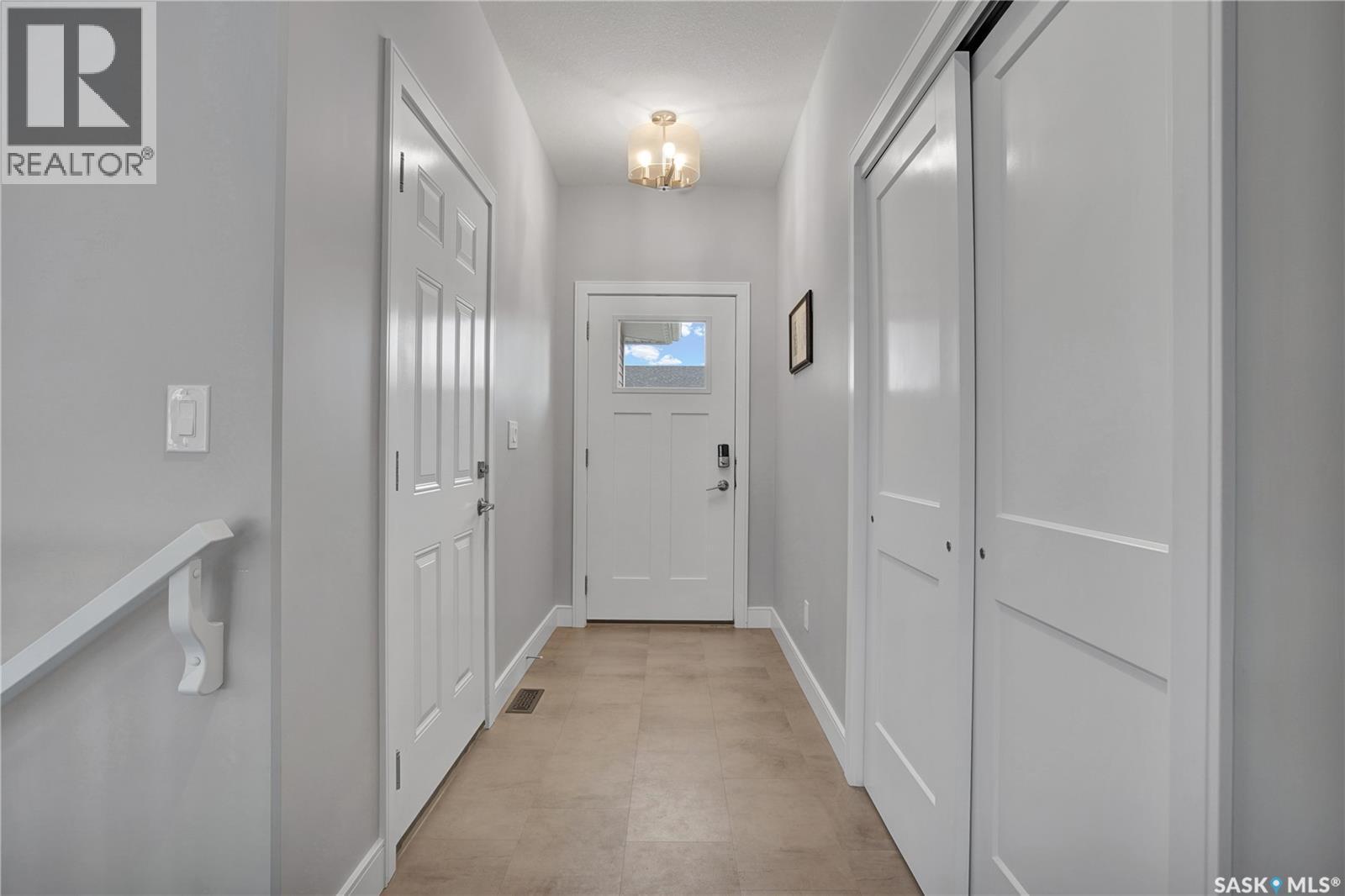 2 437 Palmer Crescent, Warman, SK - Indoor Photo Showing Other Room