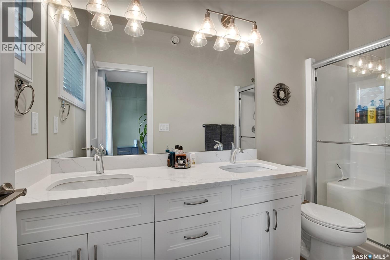 2 437 Palmer Crescent, Warman, SK - Indoor Photo Showing Bathroom