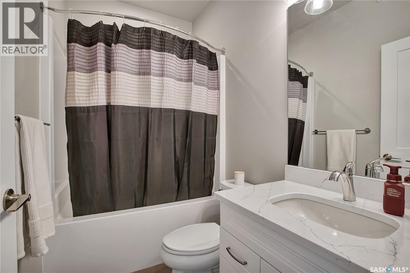 2 437 Palmer Crescent, Warman, SK - Indoor Photo Showing Bathroom