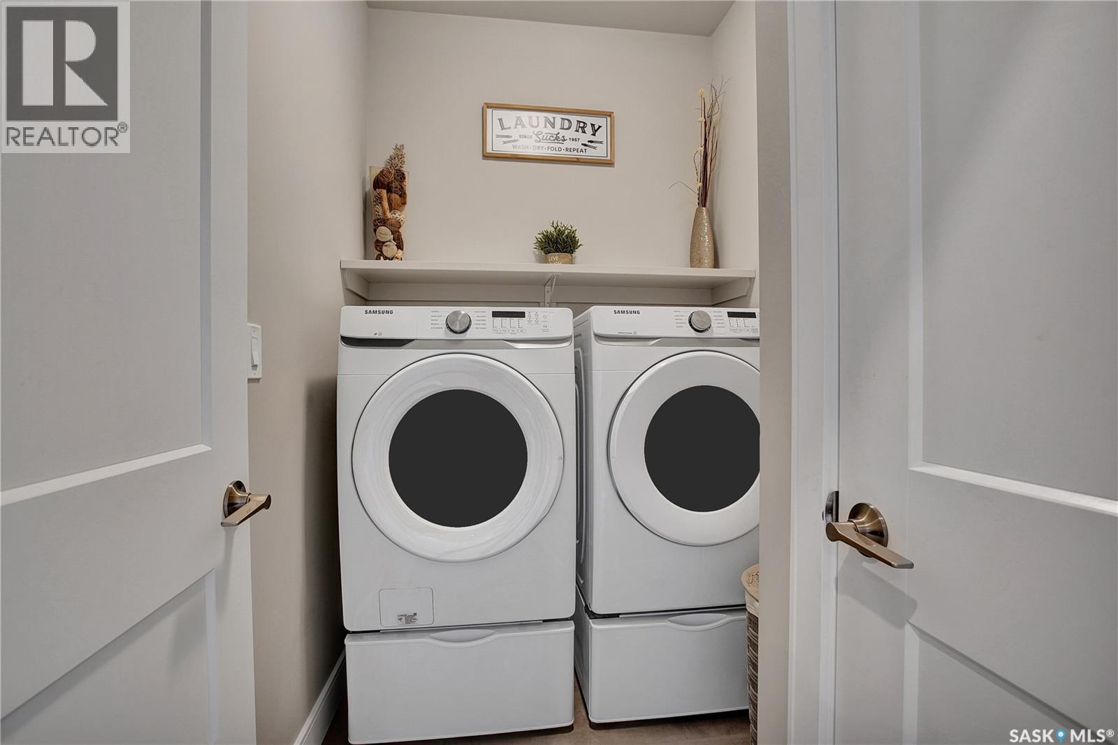 2 437 Palmer Crescent, Warman, SK - Indoor Photo Showing Laundry Room
