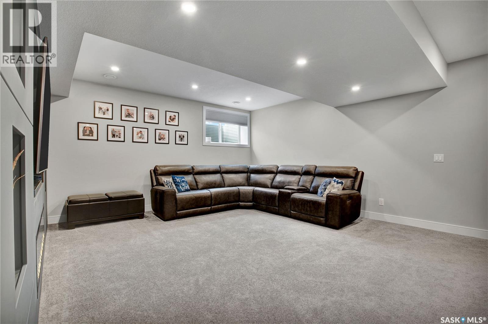 2 437 Palmer Crescent, Warman, SK - Indoor