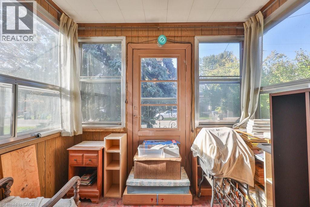 945 Beechwood Avenue, Mississauga, ON - Indoor Photo Showing Other Room