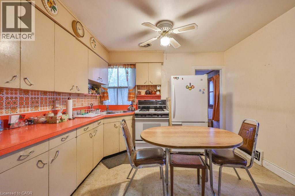 945 Beechwood Avenue, Mississauga, ON - Indoor
