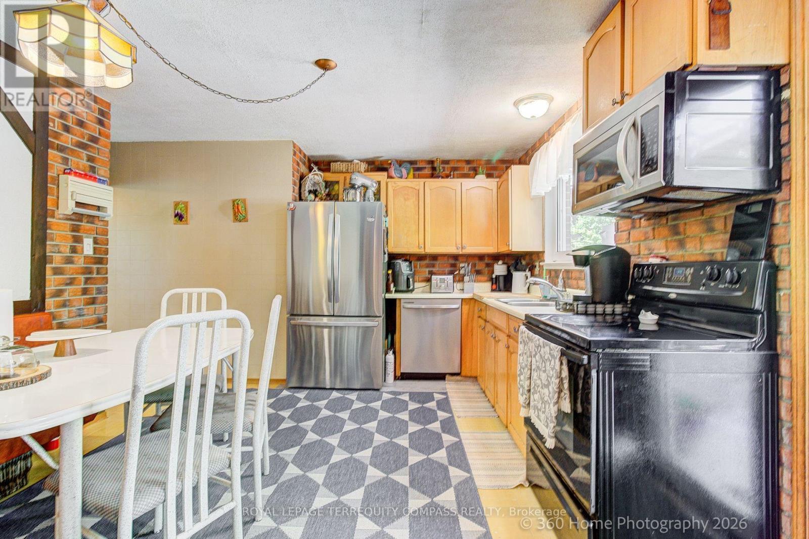 1583 Otterby Road, Mississauga, ON - Indoor Photo Showing Kitchen