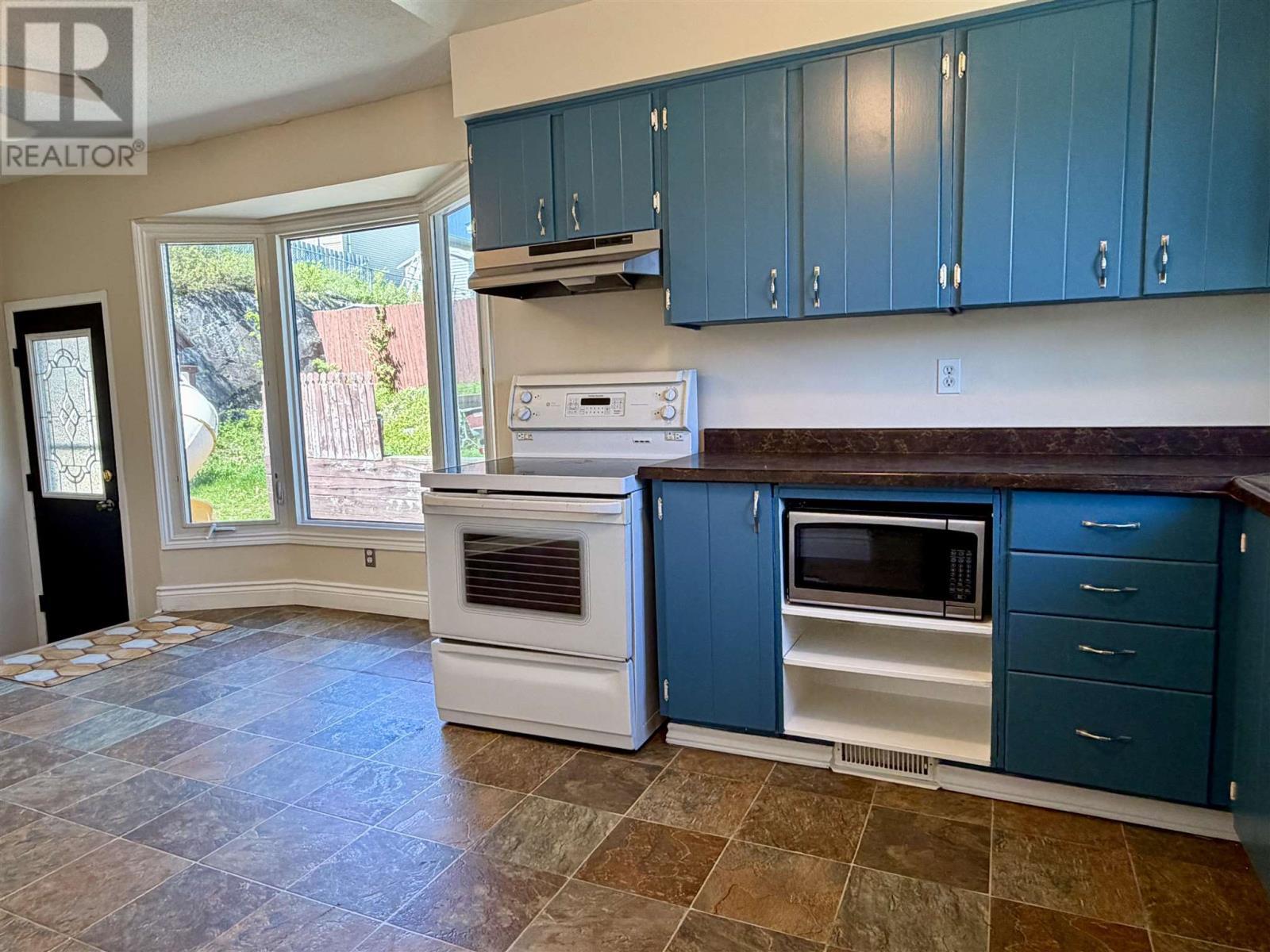 55 Pearson Dr, Elliot Lake, ON - Indoor Photo Showing Kitchen