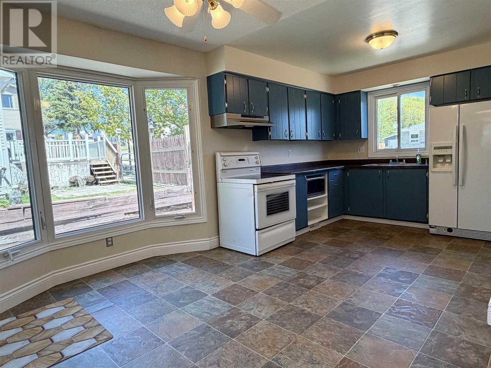 55 Pearson Dr, Elliot Lake, ON - Indoor Photo Showing Kitchen