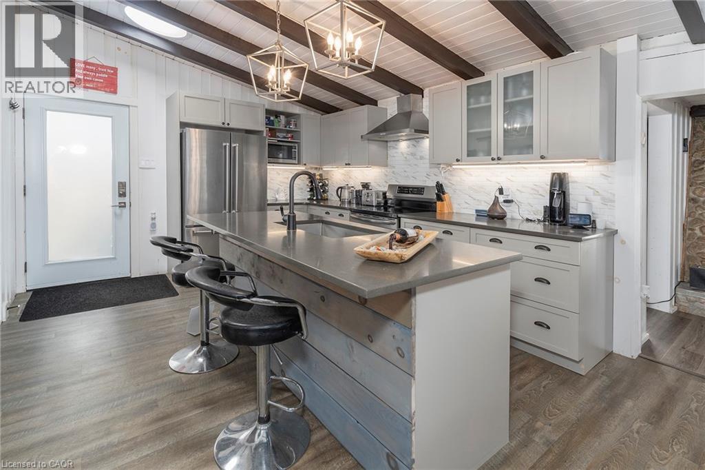 577 Edgewater Place, Dunnville, ON - Indoor Photo Showing Kitchen With Upgraded Kitchen