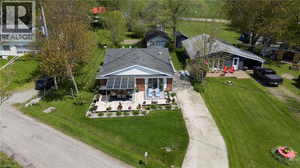 577 Edgewater Place, Dunnville, ON - Outdoor With Deck Patio Veranda