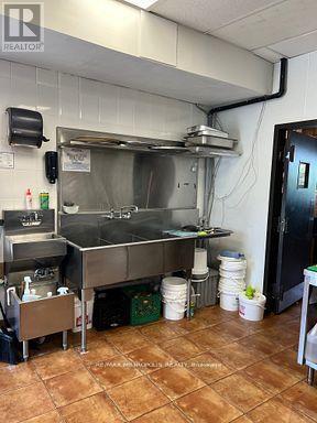 7040 Airport Road, Mississauga, ON
