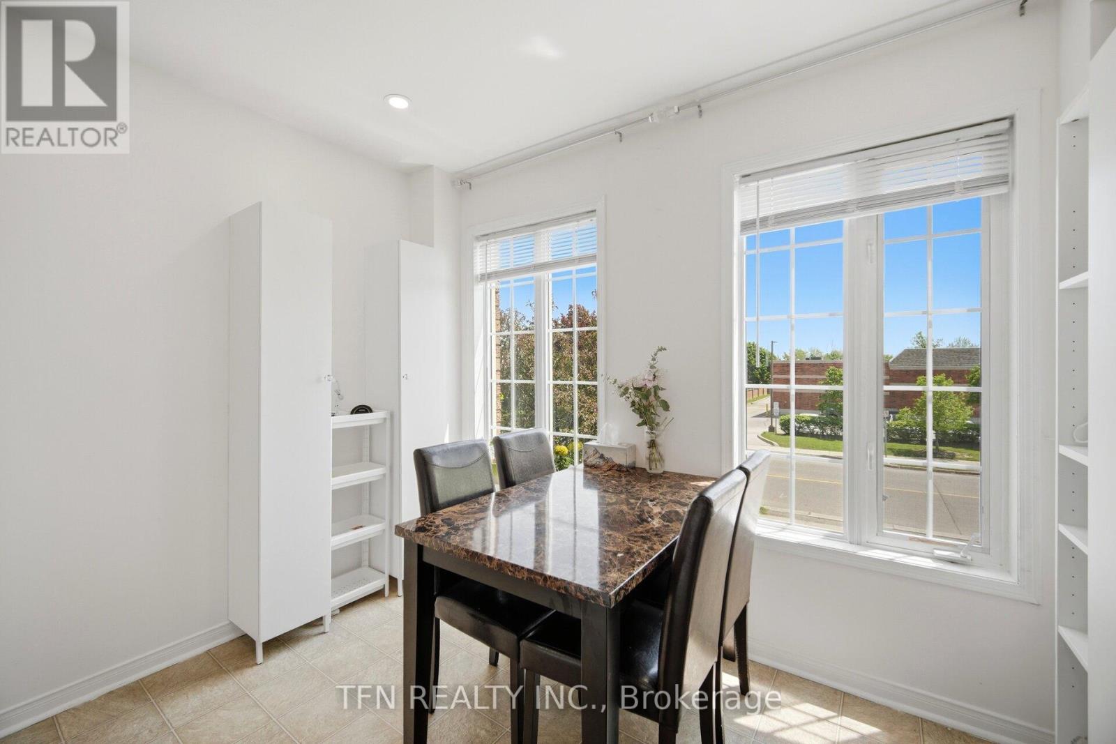123 Brickyard Way, Brampton, ON - Indoor Photo Showing Dining Room
